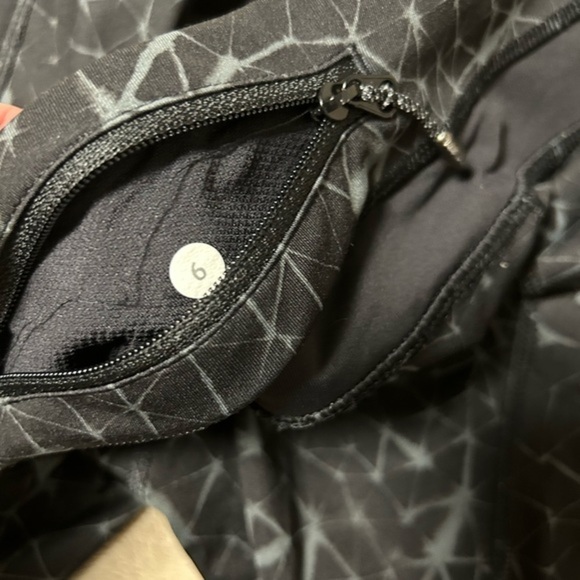 Lululemon Run Inspire Crop Il Star Crushed‎ Print Size 6 Black - Picture 4 of 5